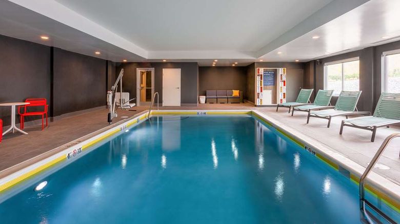 <b>Tru by Hilton Radford Pool</b>. Images powered by <a href="https://iceportal.shijigroup.com/" title="IcePortal" target="_blank">IcePortal</a>.
