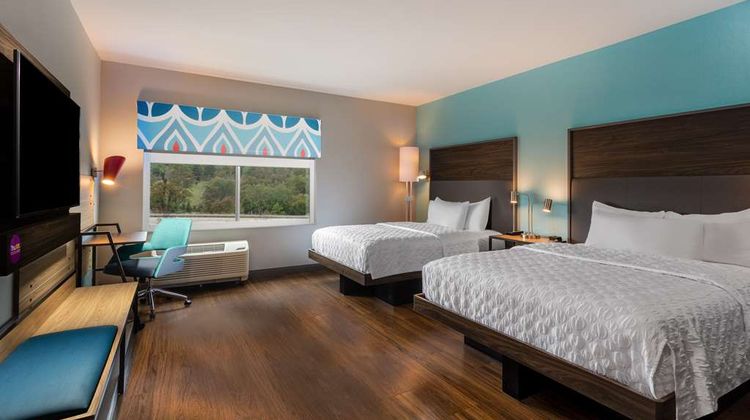 Tru by Hilton Radford Room