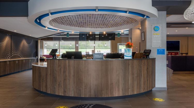 Tru by Hilton Radford Lobby