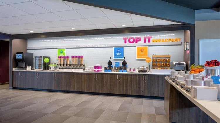 Tru by Hilton Radford Restaurant