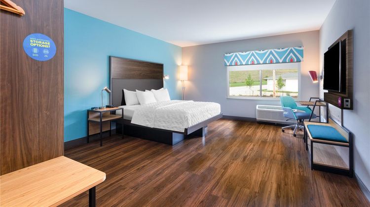 Tru by Hilton Radford Room