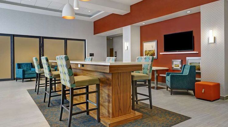Hampton Inn & Suites Belleville Lobby