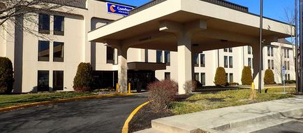 Comfort Inn and Suites Mount Holly Exterior