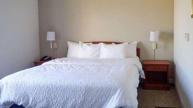 <b>Comfort Inn and Suites Mount Holly Suite</b>. Images powered by <a href="https://iceportal.shijigroup.com/" title="IcePortal" target="_blank">IcePortal</a>.