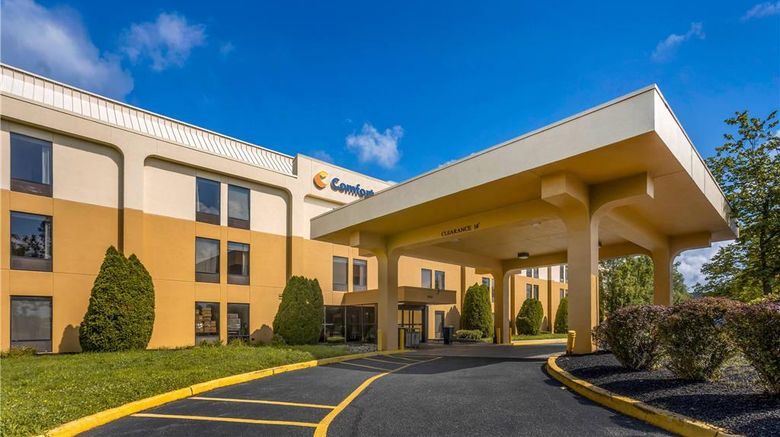 <b>Comfort Inn and Suites Mount Holly Exterior</b>. Images powered by <a href="https://iceportal.shijigroup.com/" title="IcePortal" target="_blank">IcePortal</a>.