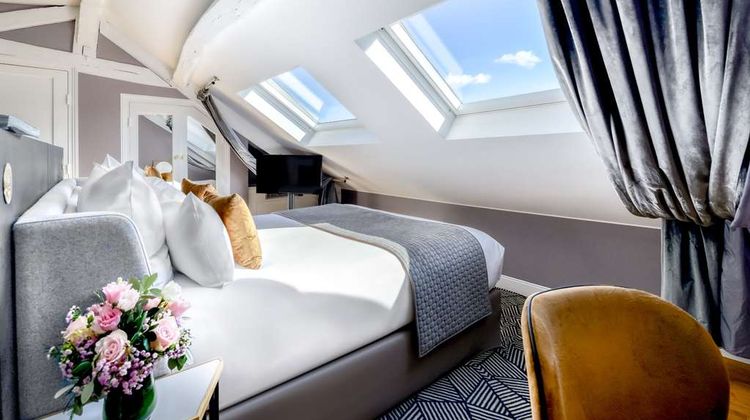 Hotel Opera Opal Room
