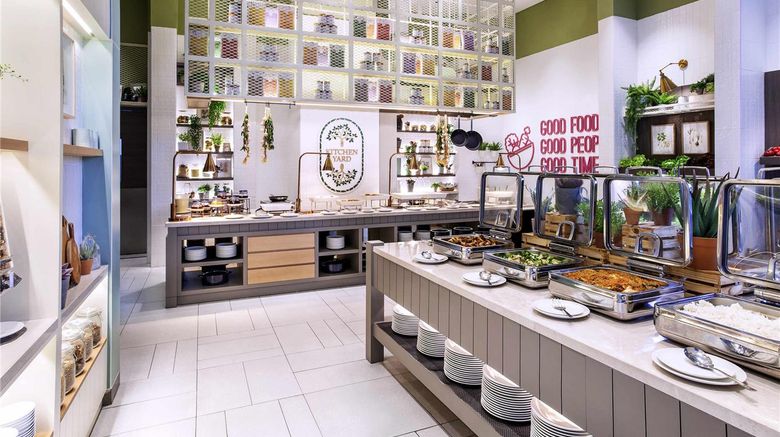 <b>Mercure Tangerang BSD City Restaurant</b>. Images powered by <a href="https://iceportal.shijigroup.com/" title="IcePortal" target="_blank">IcePortal</a>.