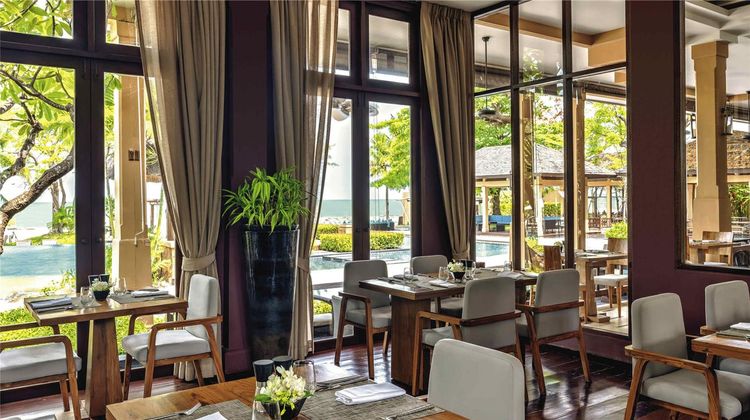 Moevenpick Asara Resort & Suite Restaurant