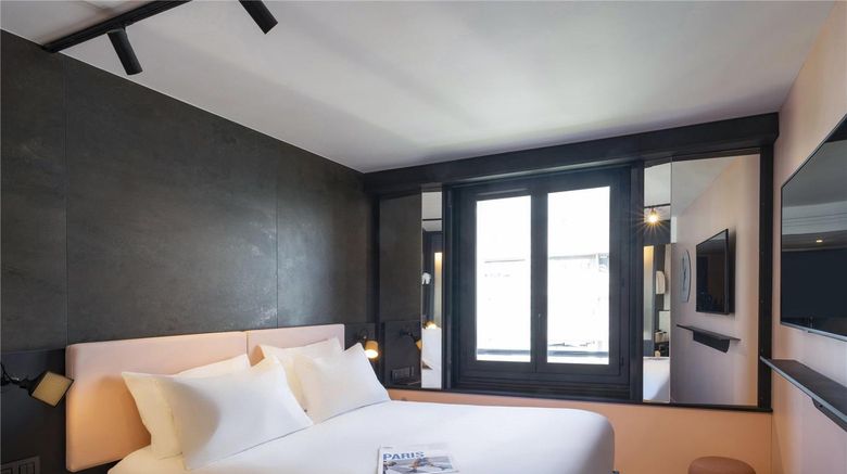 <b>Tribe Paris Batignolles Room</b>. Images powered by <a href="https://iceportal.shijigroup.com/" title="IcePortal" target="_blank">IcePortal</a>.