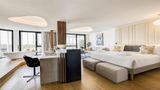 Golden Tulip Lyon Ouest Techlid Hotel Suite