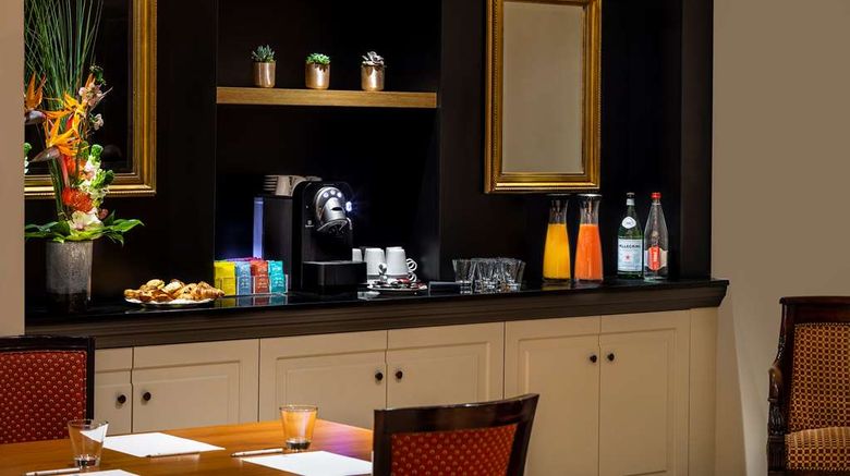 <b>Hotel Ducs De Bourgogne Meeting</b>. Images powered by <a href="https://iceportal.shijigroup.com/" title="IcePortal" target="_blank">IcePortal</a>.