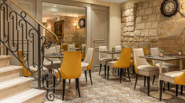 <b>Hotel Ducs De Bourgogne Restaurant</b>. Images powered by <a href="https://iceportal.shijigroup.com/" title="IcePortal" target="_blank">IcePortal</a>.