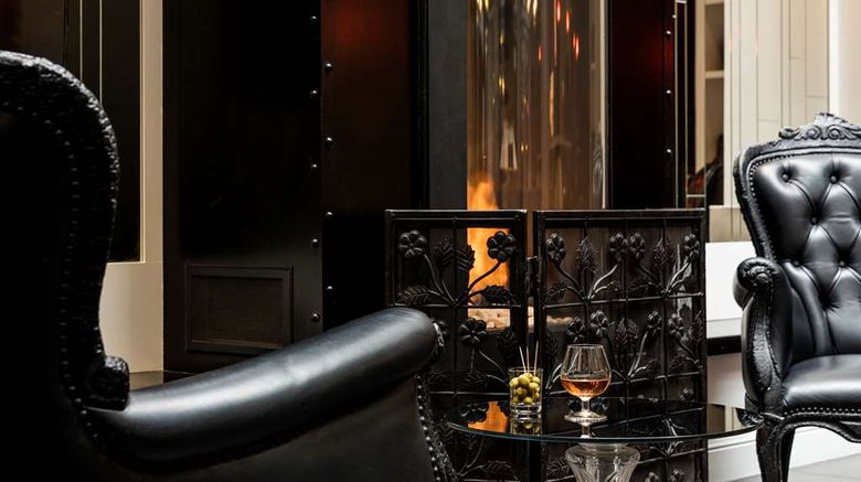 <b>Louvre Saint Honore Hotel Lobby</b>. Images powered by <a href="https://iceportal.shijigroup.com/" title="IcePortal" target="_blank">IcePortal</a>.