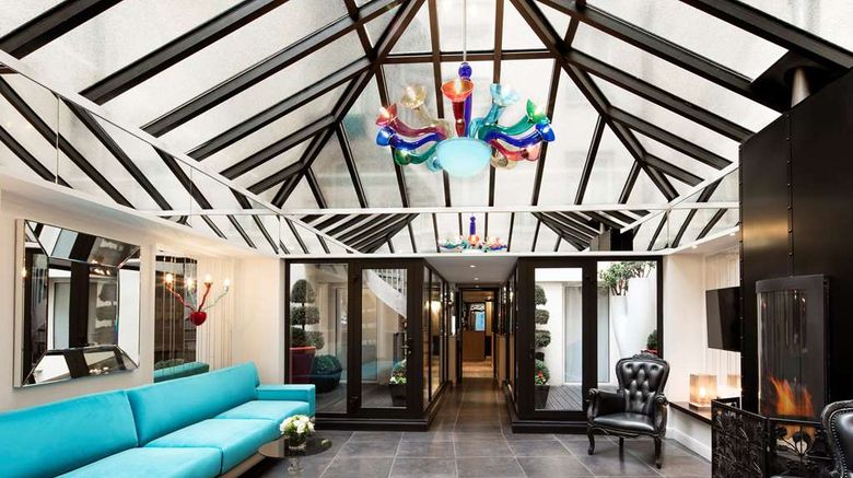 <b>Louvre Saint Honore Hotel Lobby</b>. Images powered by <a href="https://iceportal.shijigroup.com/" title="IcePortal" target="_blank">IcePortal</a>.