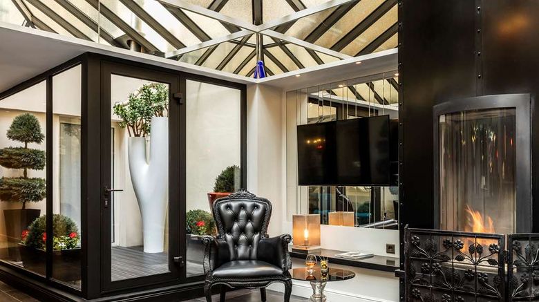 <b>Louvre Saint Honore Hotel Lobby</b>. Images powered by <a href="https://iceportal.shijigroup.com/" title="IcePortal" target="_blank">IcePortal</a>.