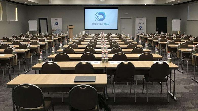 <b>Favor Park Hotel Meeting</b>. Images powered by <a href="https://iceportal.shijigroup.com/" title="IcePortal" target="_blank">IcePortal</a>.