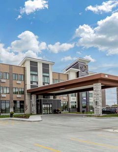 MainStay Suites WaukeeWest Des Moines