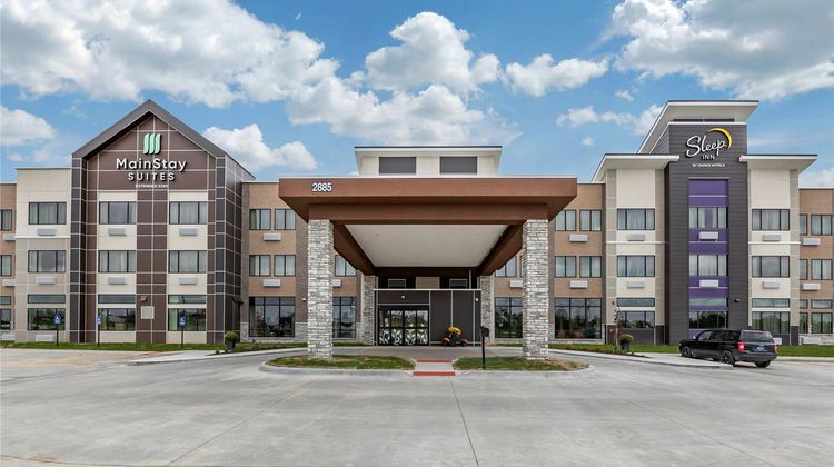 MainStay Suites WaukeeWest Des Moines Exterior