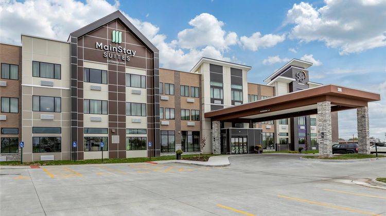 MainStay Suites WaukeeWest Des Moines Exterior