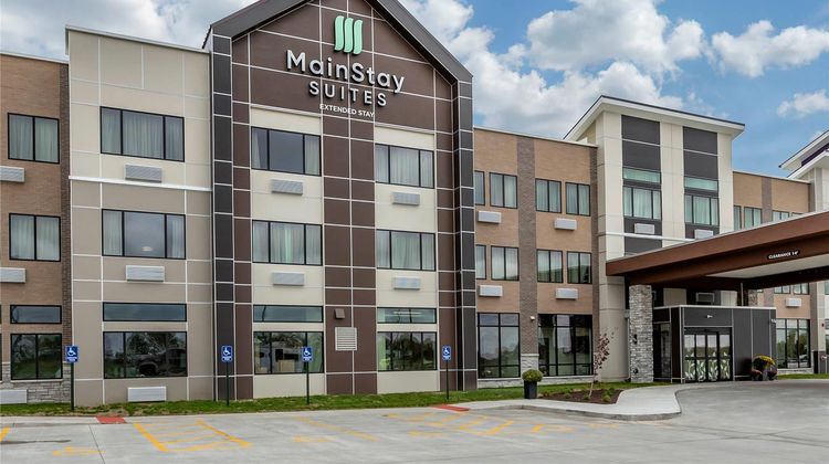 MainStay Suites WaukeeWest Des Moines Exterior