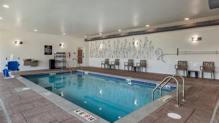 MainStay Suites WaukeeWest Des Moines Pool