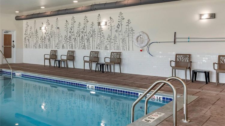 MainStay Suites WaukeeWest Des Moines Pool