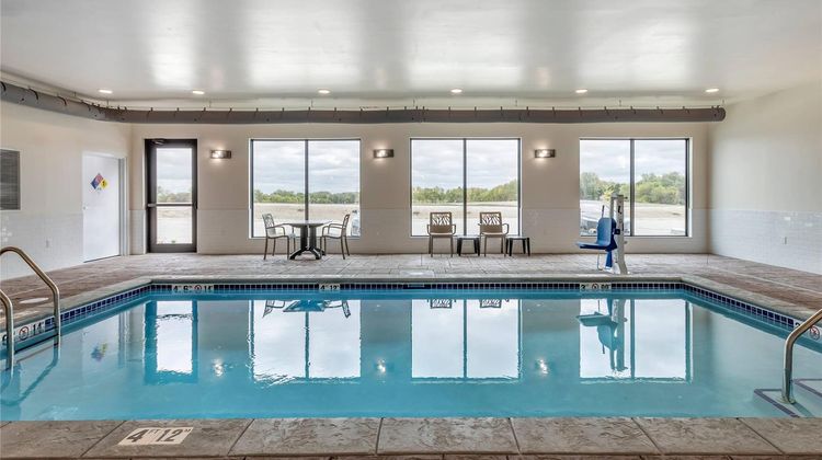 MainStay Suites WaukeeWest Des Moines Pool