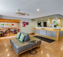 Quality Inn Athens Lobby