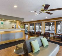 Quality Inn Athens Lobby