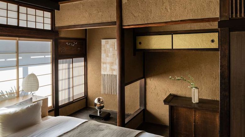 <b>Nazuna Kyoto Gosho Room</b>. Images powered by <a href="https://iceportal.shijigroup.com/" title="IcePortal" target="_blank">IcePortal</a>.
