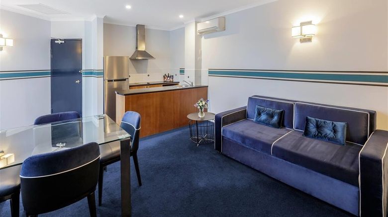 <b>Ramada by Wyndham Diplomat Canberra Room</b>. Images powered by <a href="https://iceportal.shijigroup.com/" title="IcePortal" target="_blank">IcePortal</a>.