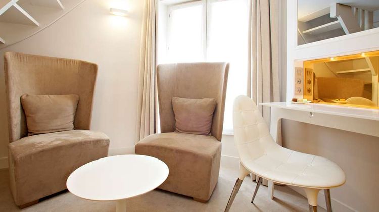 Elysee Secret Hotel Suite