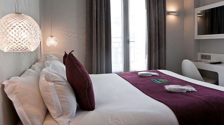 Elysee Secret Hotel Room