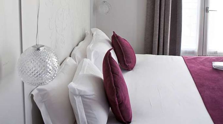 Elysee Secret Hotel Room