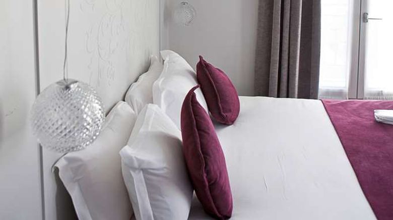 <b>Elysee Secret Hotel Room</b>. Images powered by <a href="https://iceportal.shijigroup.com/" title="IcePortal" target="_blank">IcePortal</a>.
