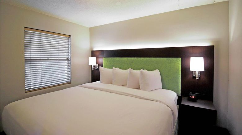 <b>El Sendero Inn, Ascend Hotel Collection Room</b>. Images powered by <a href="https://iceportal.shijigroup.com/" title="IcePortal" target="_blank">IcePortal</a>.