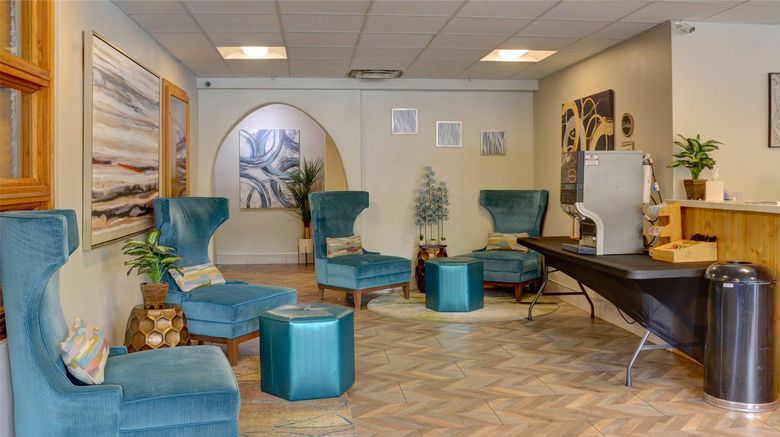 <b>El Sendero Inn, Ascend Hotel Collection Lobby</b>. Images powered by <a href="https://iceportal.shijigroup.com/" title="IcePortal" target="_blank">IcePortal</a>.