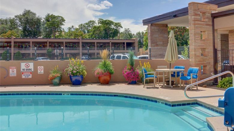 <b>El Sendero Inn, Ascend Hotel Collection Pool</b>. Images powered by <a href="https://iceportal.shijigroup.com/" title="IcePortal" target="_blank">IcePortal</a>.