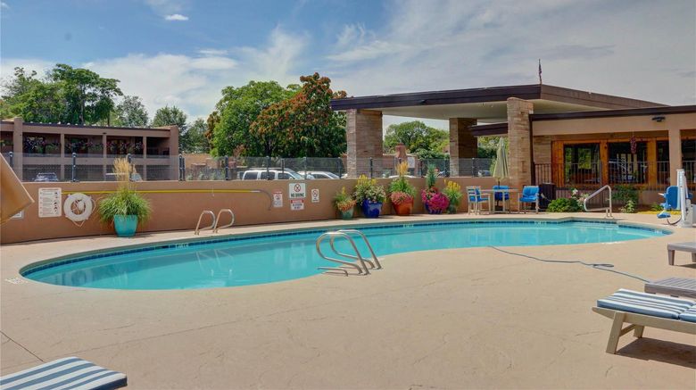 <b>El Sendero Inn, Ascend Hotel Collection Pool</b>. Images powered by <a href="https://iceportal.shijigroup.com/" title="IcePortal" target="_blank">IcePortal</a>.