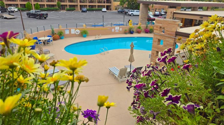 <b>El Sendero Inn, Ascend Hotel Collection Pool</b>. Images powered by <a href="https://iceportal.shijigroup.com/" title="IcePortal" target="_blank">IcePortal</a>.