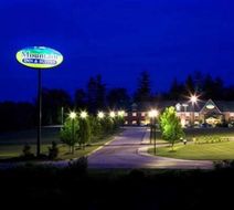 Mountain Inn & Suites Exterior