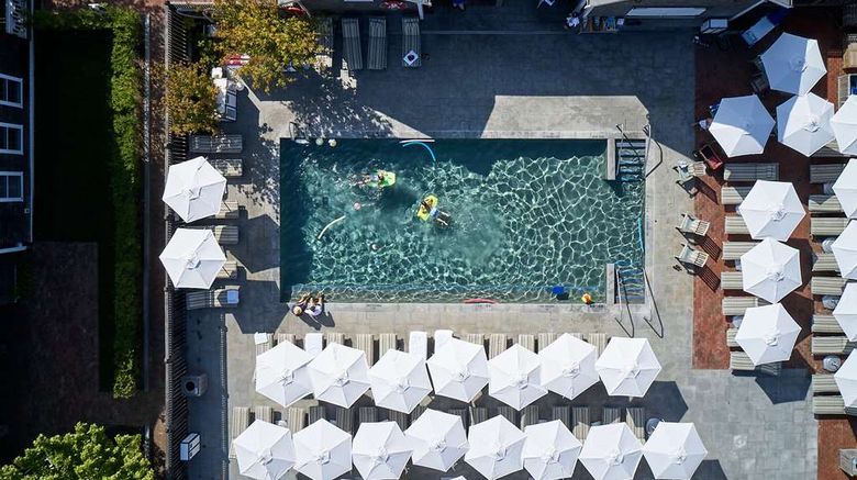 <b>White Elephant Pool</b>. Images powered by <a href="https://iceportal.shijigroup.com/" title="IcePortal" target="_blank">IcePortal</a>.