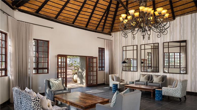 <b>Premier Hotel Roodevalley Lobby</b>. Images powered by <a href="https://iceportal.shijigroup.com/" title="IcePortal" target="_blank">IcePortal</a>.