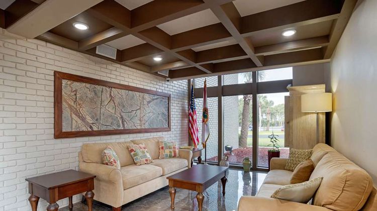 Quality Inn Bayside Lobby