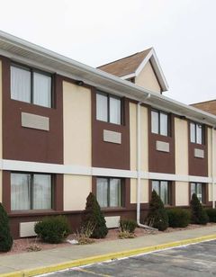 Quality Inn & Suites Benton Harbor MI