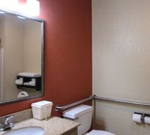 Quality Inn & Suites Benton Harbor MI Room
