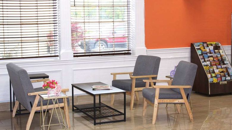 <b>Baymont by Wyndham Front Royal Lobby</b>. Images powered by <a href="https://iceportal.shijigroup.com/" title="IcePortal" target="_blank">IcePortal</a>.