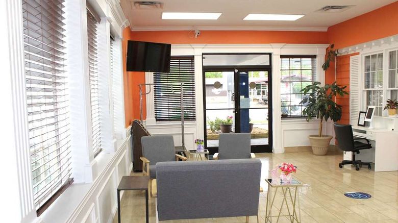 <b>Baymont by Wyndham Front Royal Lobby</b>. Images powered by <a href="https://iceportal.shijigroup.com/" title="IcePortal" target="_blank">IcePortal</a>.