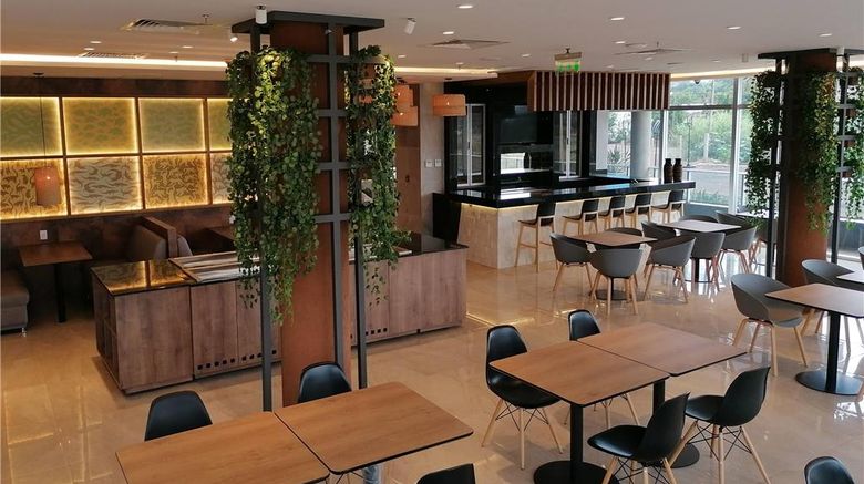<b>Dazzler by Wyndham Ciudad del Este Restaurant</b>. Images powered by <a href="https://iceportal.shijigroup.com/" title="IcePortal" target="_blank">IcePortal</a>.