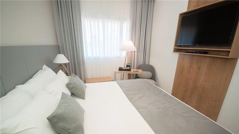 <b>Dazzler by Wyndham Ciudad del Este Room</b>. Images powered by <a href="https://iceportal.shijigroup.com/" title="IcePortal" target="_blank">IcePortal</a>.